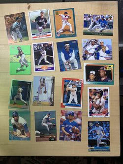 Roberto/ Sandy Alomar Baseball Cards (17 Cards) 