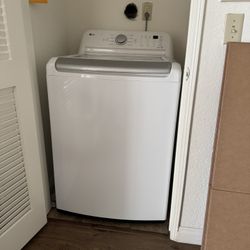 LG 5.0 Cu. Ft. Top Load Washer - Excellent Condition