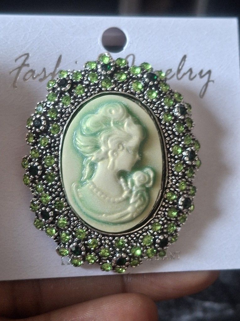 Rhinestone Paved Pointed Cameo Brooch