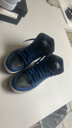 air jordan marina blue size 10.5 fairly used