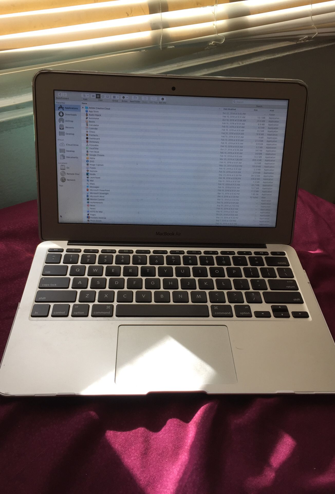 MACBOOK AIR 11in with case and cover