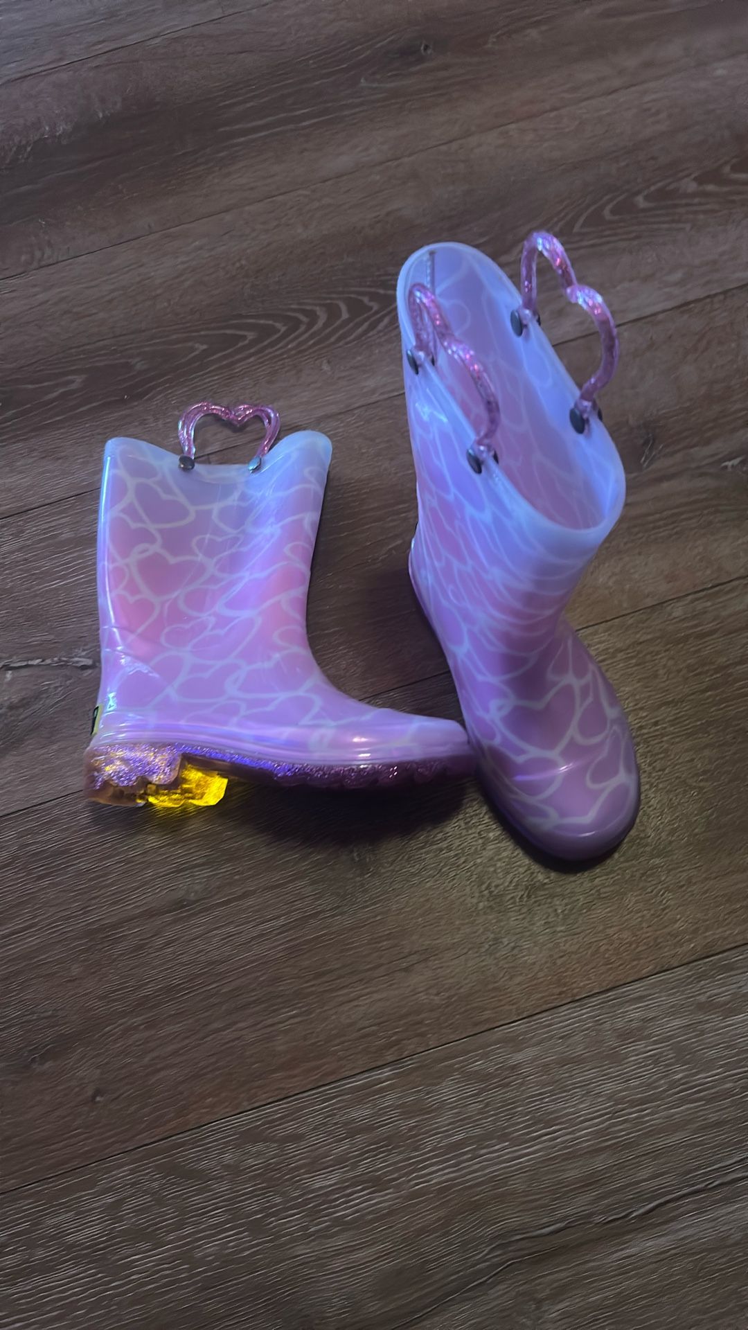 Girls Boots$10