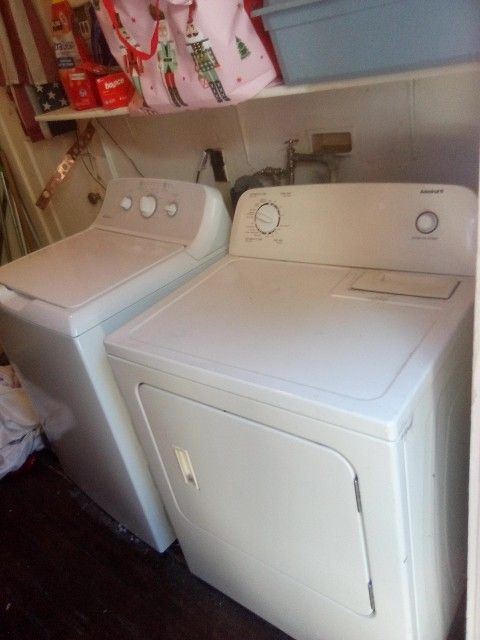 Admiral Washer / Hotpoint Dryer 220v.