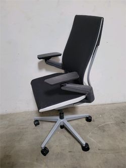 Steelcase Gesture Office Chair Ergonomic WorkChair with Wheels for Carpet Comfortable Office Chair Intuitiveto Adjust Chairs for Desk 36