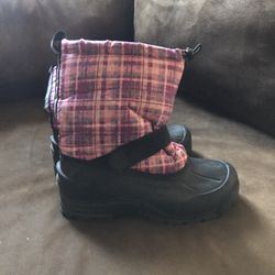 Womens/big Kid Snow Boots Size 5
