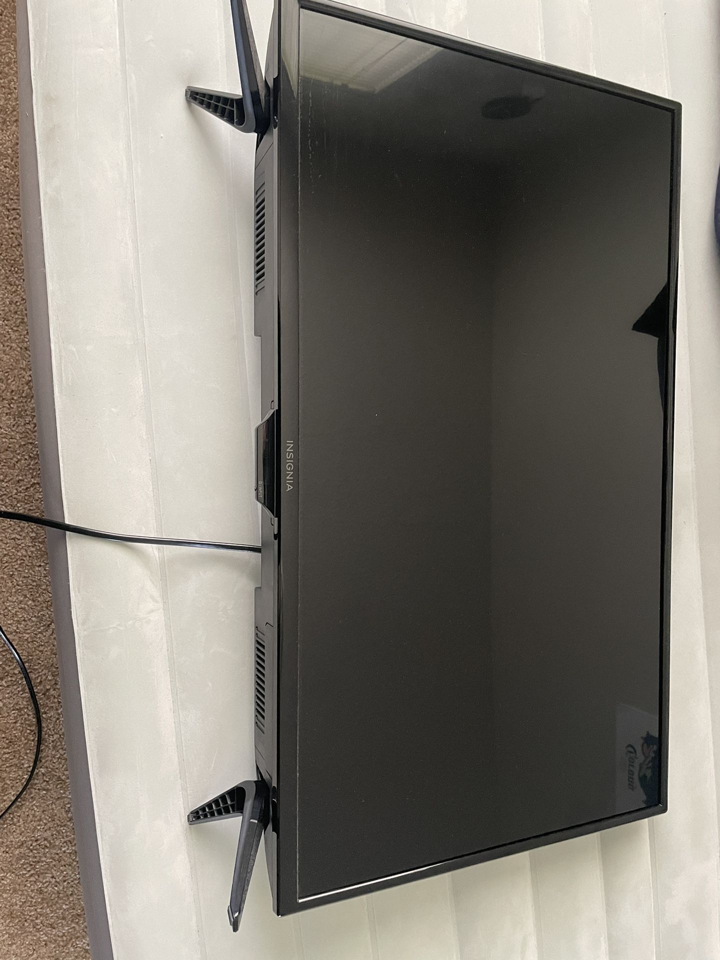 Insignia 32 Inch TV