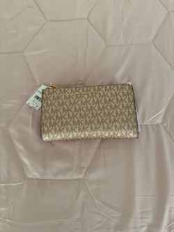 Micheal Kors wallet