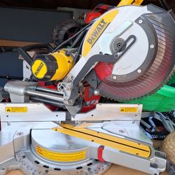 Dewalt 12" Sliding Miter Saw