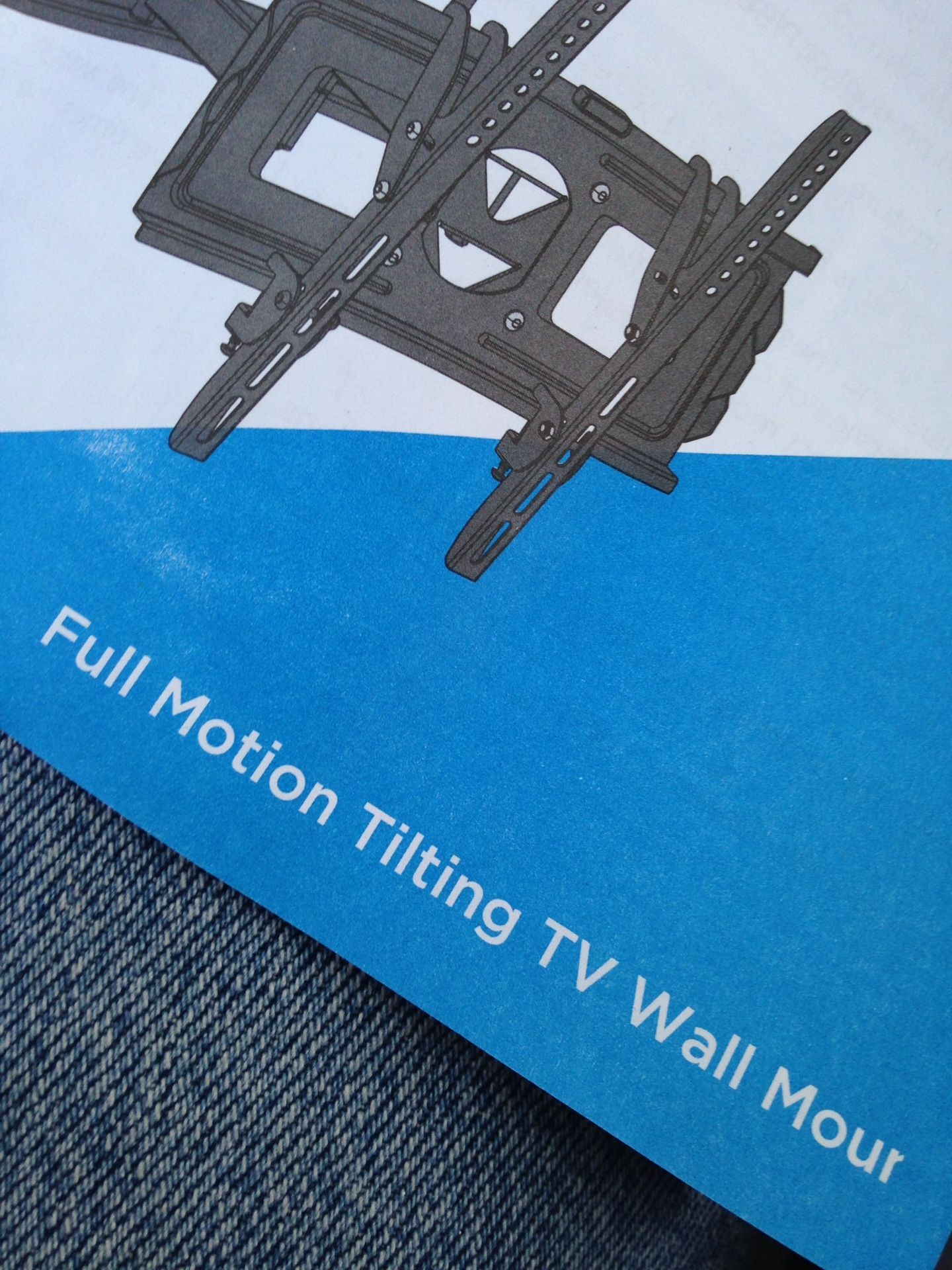 Top of the line deluxe brand new tilting flat tv wall mount .