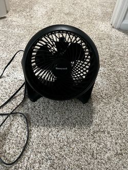 Honeywell Black Circular Table Fan