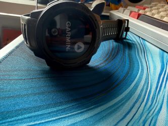 Garmin Instinct GPS Smartwatch with Charger – Excellent Condition