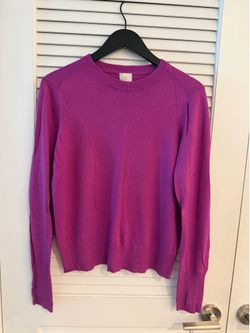 A New Day crewneck sweater features a fine-knit texture and ribbed cuffs