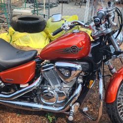 2005 Honda Shadow VT600 - Only 3,381 Miles Original
