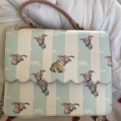 Disney dumbo Loungefly