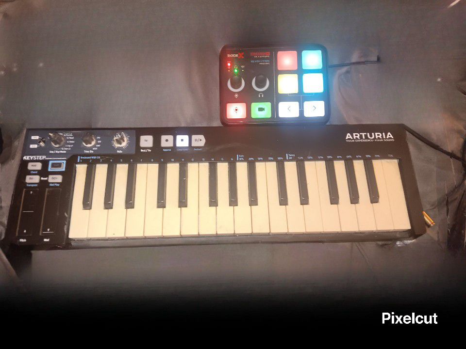 Arturia Keyboard And RodeX SteamerX 4k