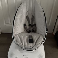  4moms mamaRoo Multi-Motion Smart Connectivity Baby Swing 4moms mamaRoo Multi-Motion Baby