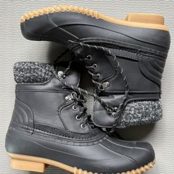 New never worn - Hilfiger Women’s rain boots - black size 10