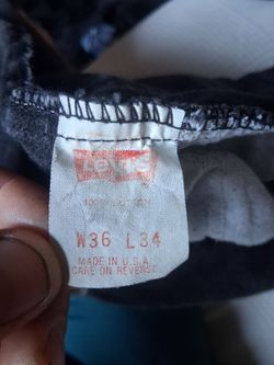 Vintage Levi's https://offerup.com/redirect/?o=dXNhLmJsYWNr tab