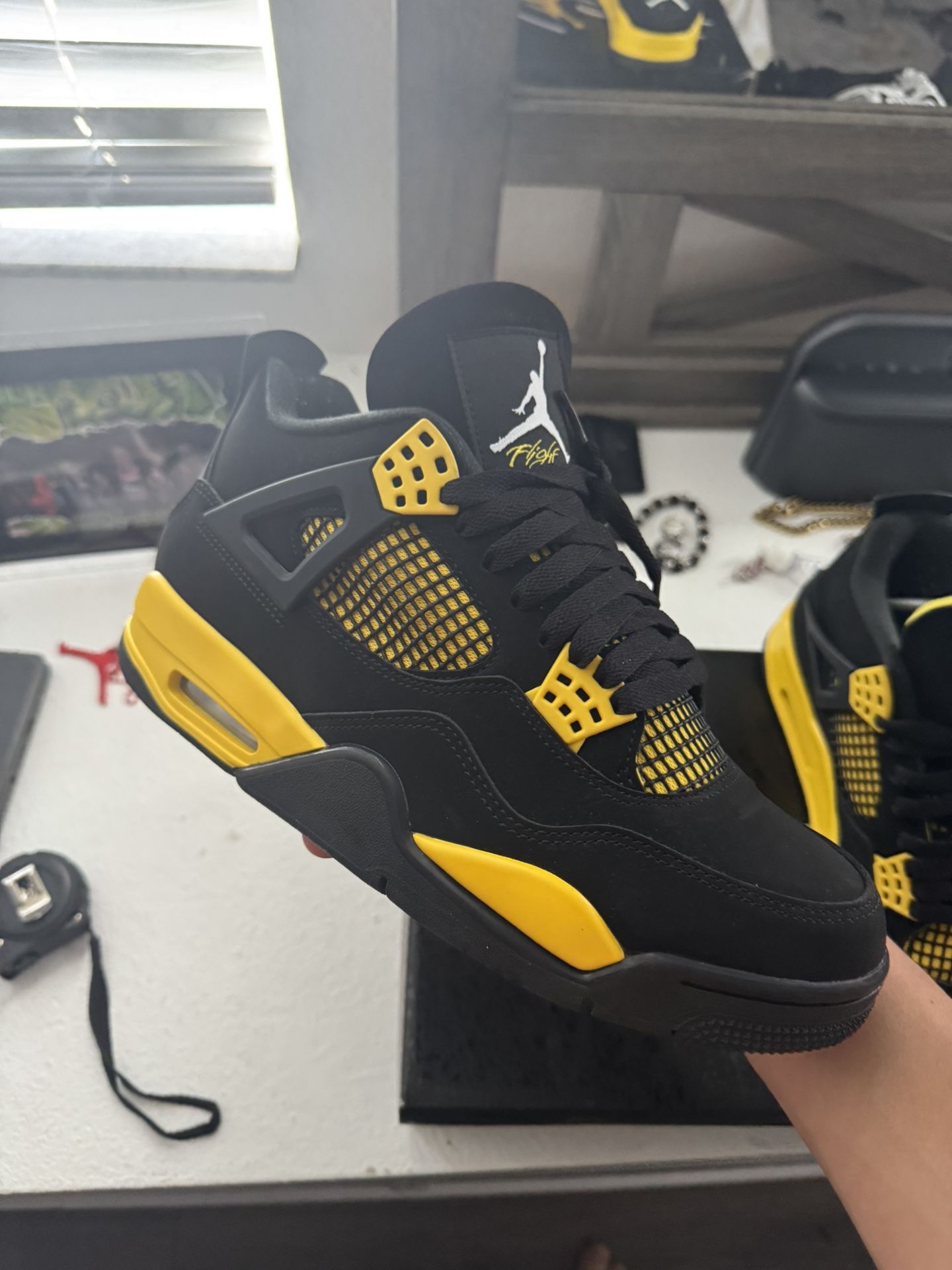 Jordan 4 thunder