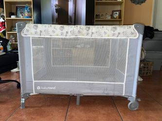 Baby trend play yard Play Pen