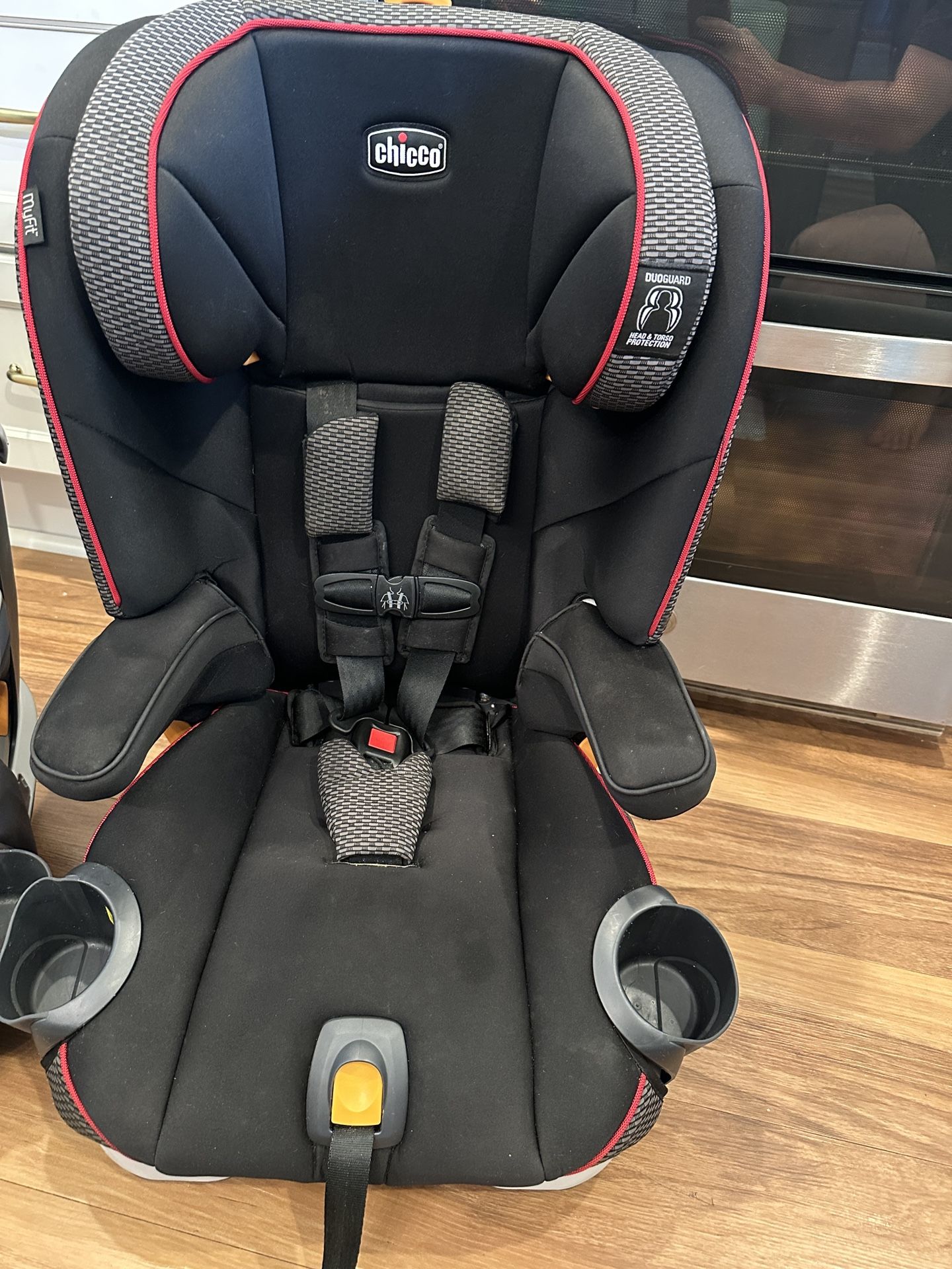 Chicco Myfit Car seat - Great Condition