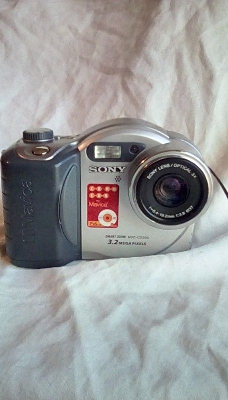 Sony Mavica MVC-CD350 Digital Camera