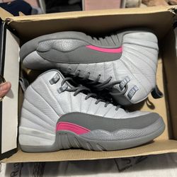 Jordan 12 Vivid Pink Size 6.5y