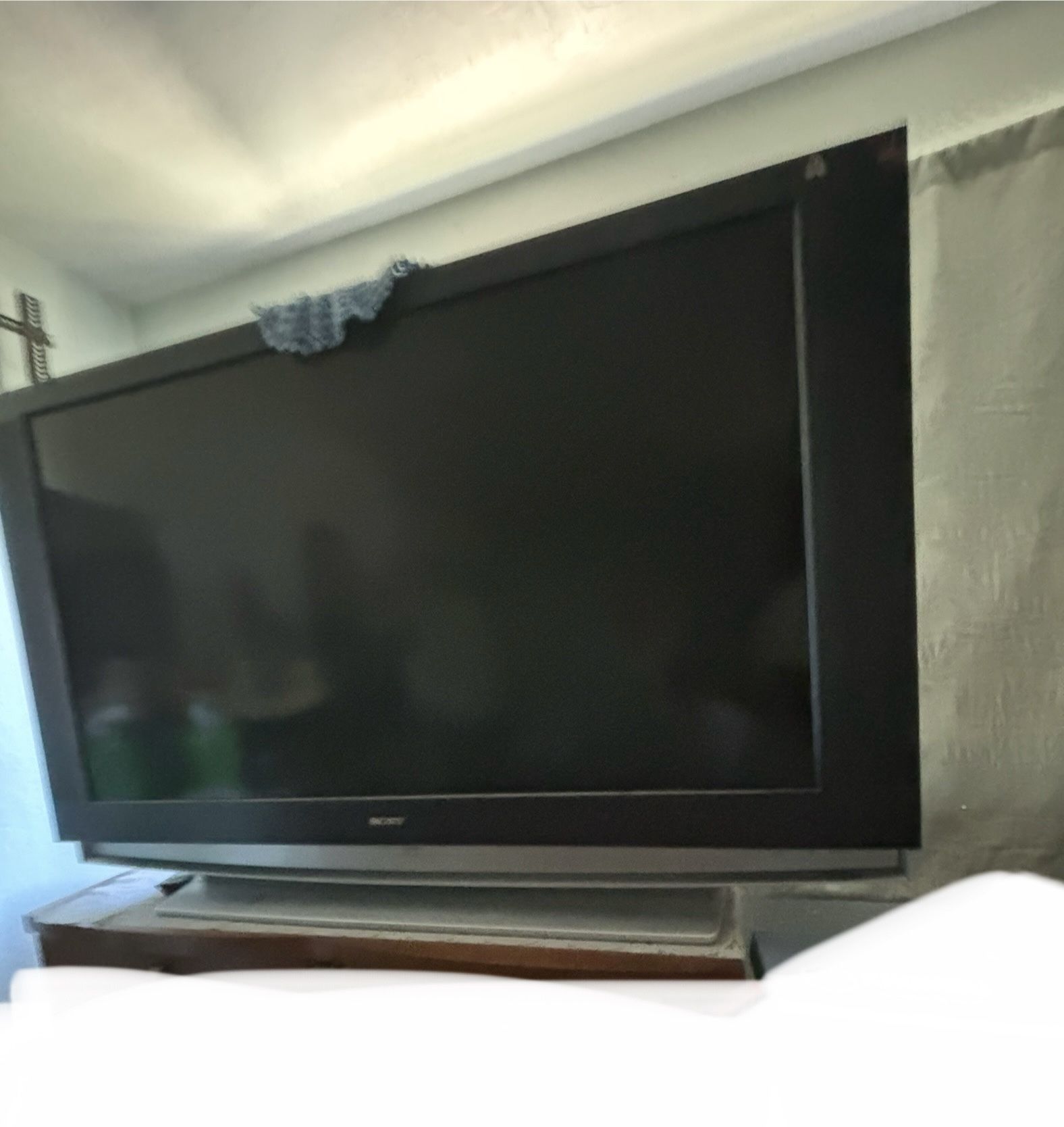 Sony - Grand WEGA 55" Widescreen Digital-Cable-Ready Rear-Projection LCD HDTV