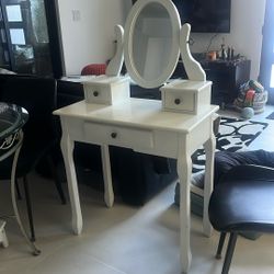 Make Up Table vanity Ashley Furniture 