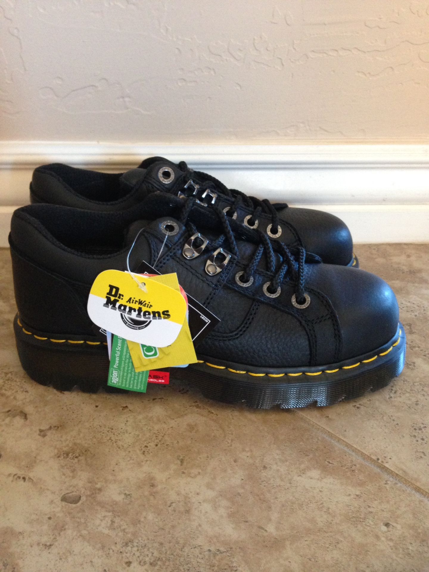 Work shoes unisex Dr Martens Gunby