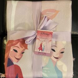 Disney Parks FROZEN Throw Blanket (NWT)