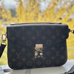 Monogram Pochette Metis Crossbody