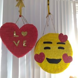 Emoji Pinata