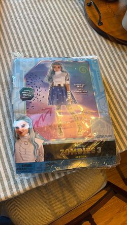 Girl’s Halloween Disney Zombies Alien Addison costume with wig - kids small