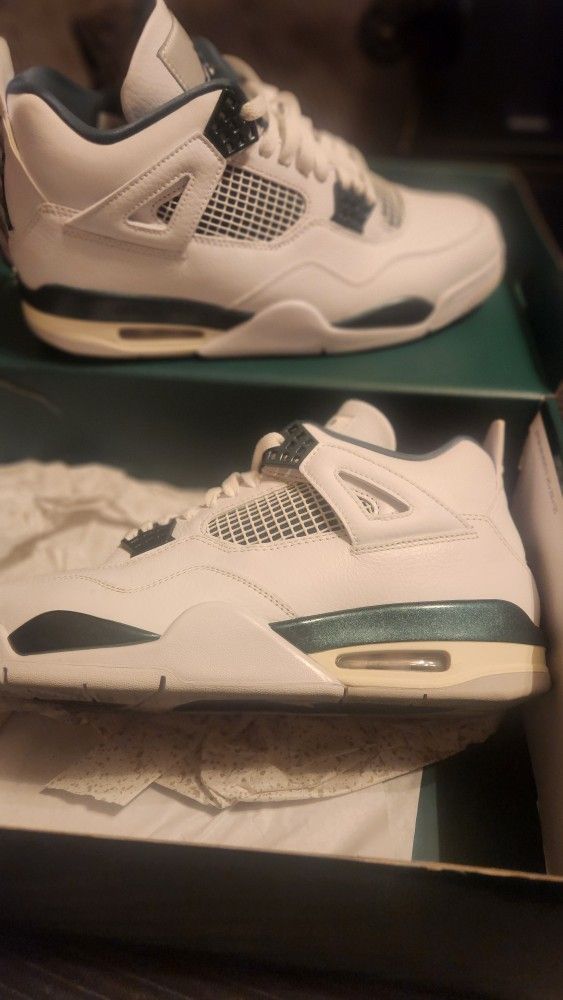 Jordan 4 Retro White/oxidized Green