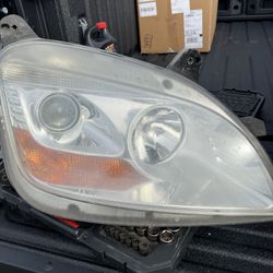 Peterbilt 579 Headlights 