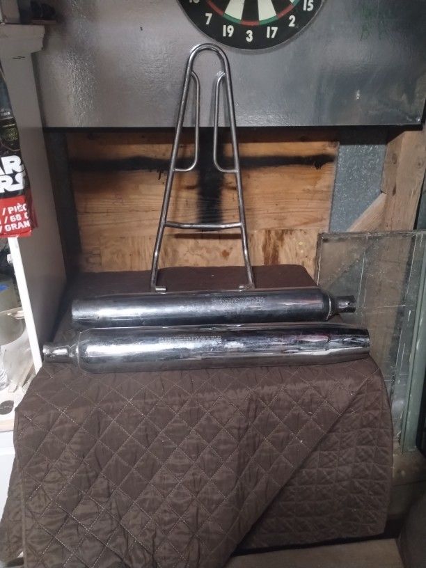 Harley-Davidson Tailpipes And Backrest