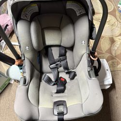 Nuna Infant Car seat