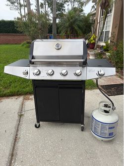 Fully functional 4-burner grill /w side-stove and cover