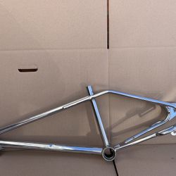 85 Hutch Windstyler Frame