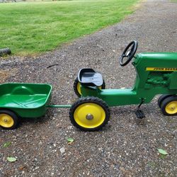 John Deere Pedal Tractor