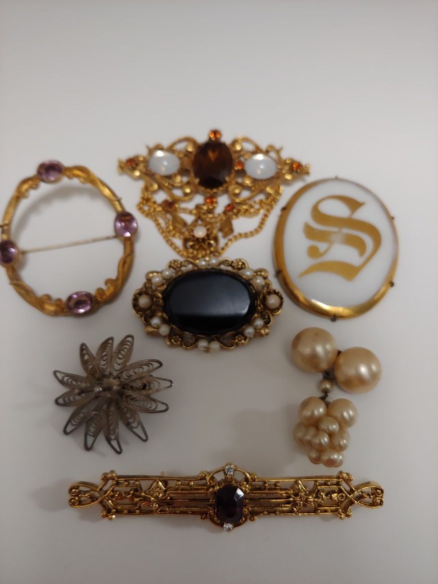Selection of Vintage Brooches