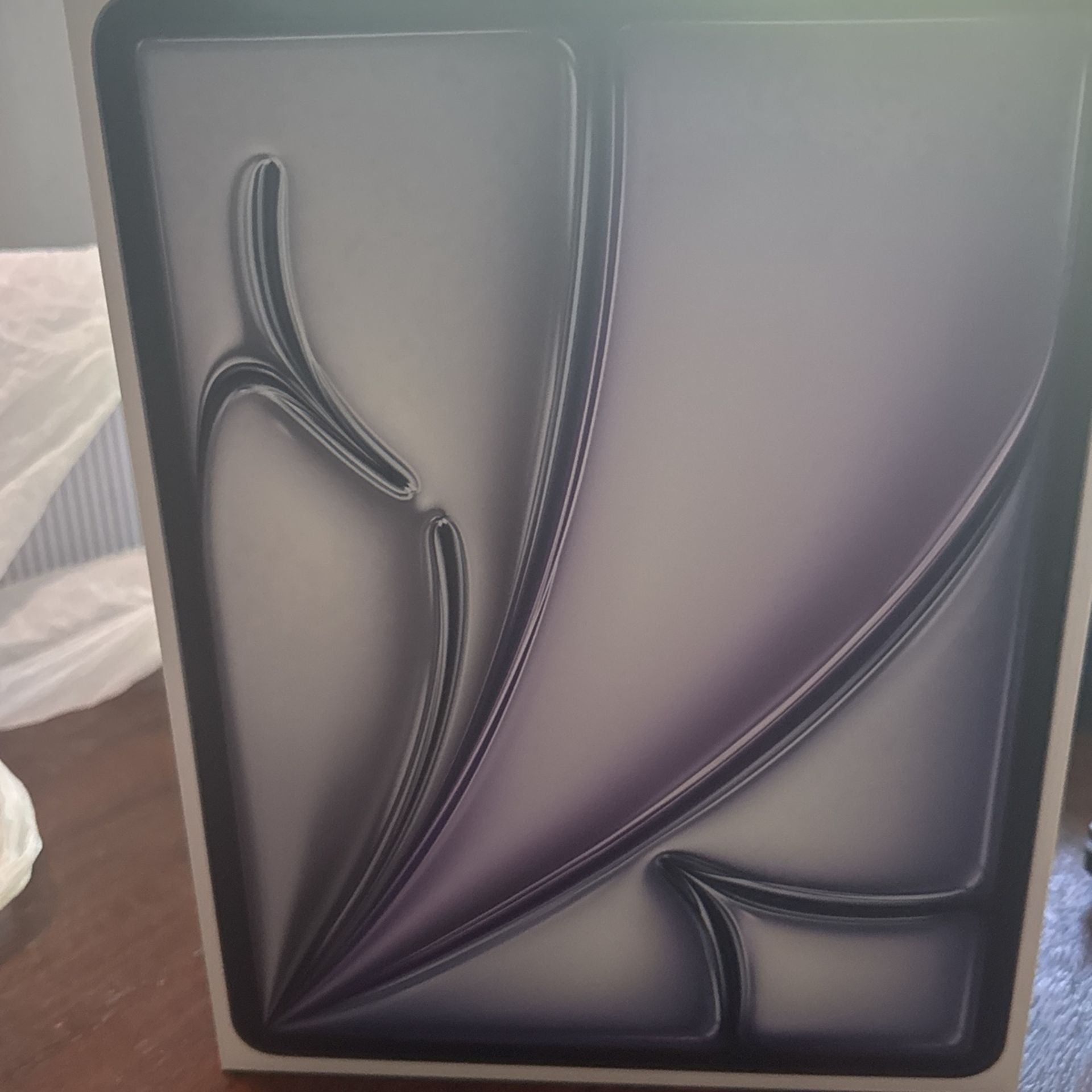 Apple Ipad Air 13” 128G (M2) Model# A2899 Wifi+ Cellular 
