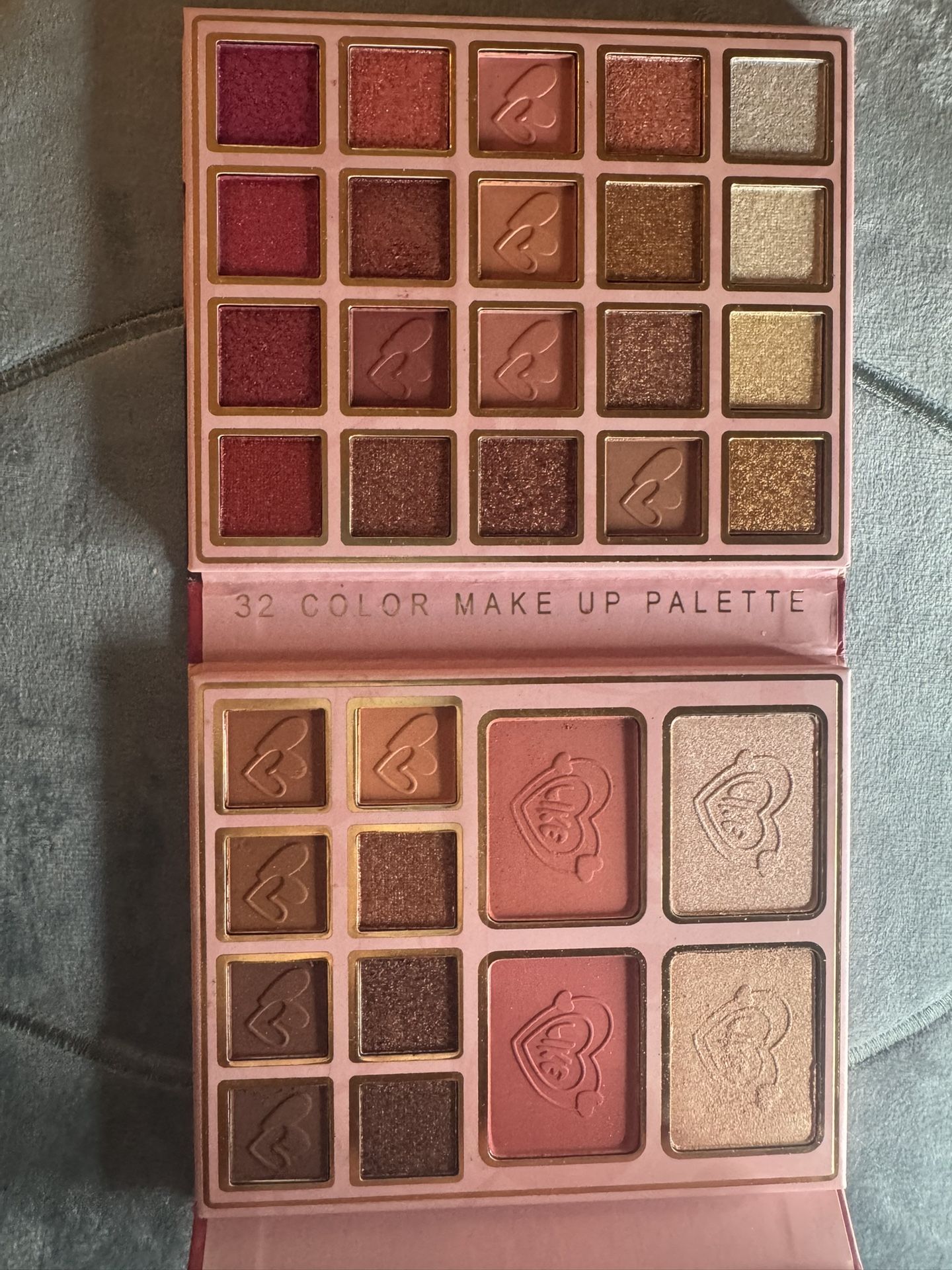Huda New Eyeshadow, Blush And Highlight Palette