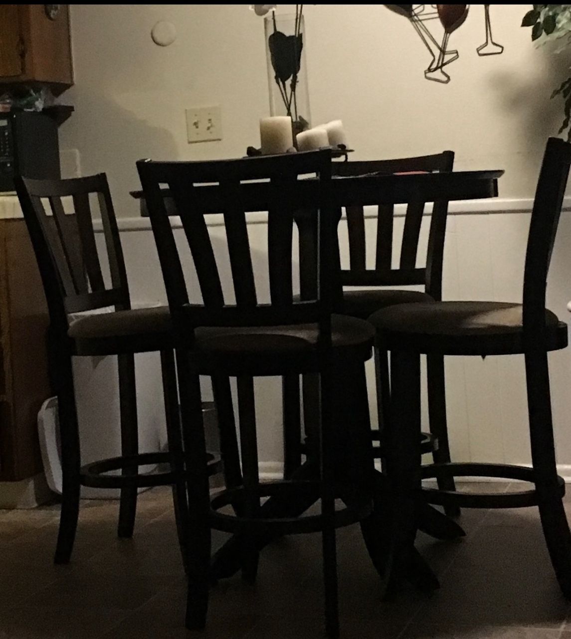 Tall/Bar Stool Table