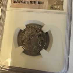 I’m Selling A Few Antiques Coin Each One Diferent Price Starting In 50 Y Tambien Compramos Oro $$$