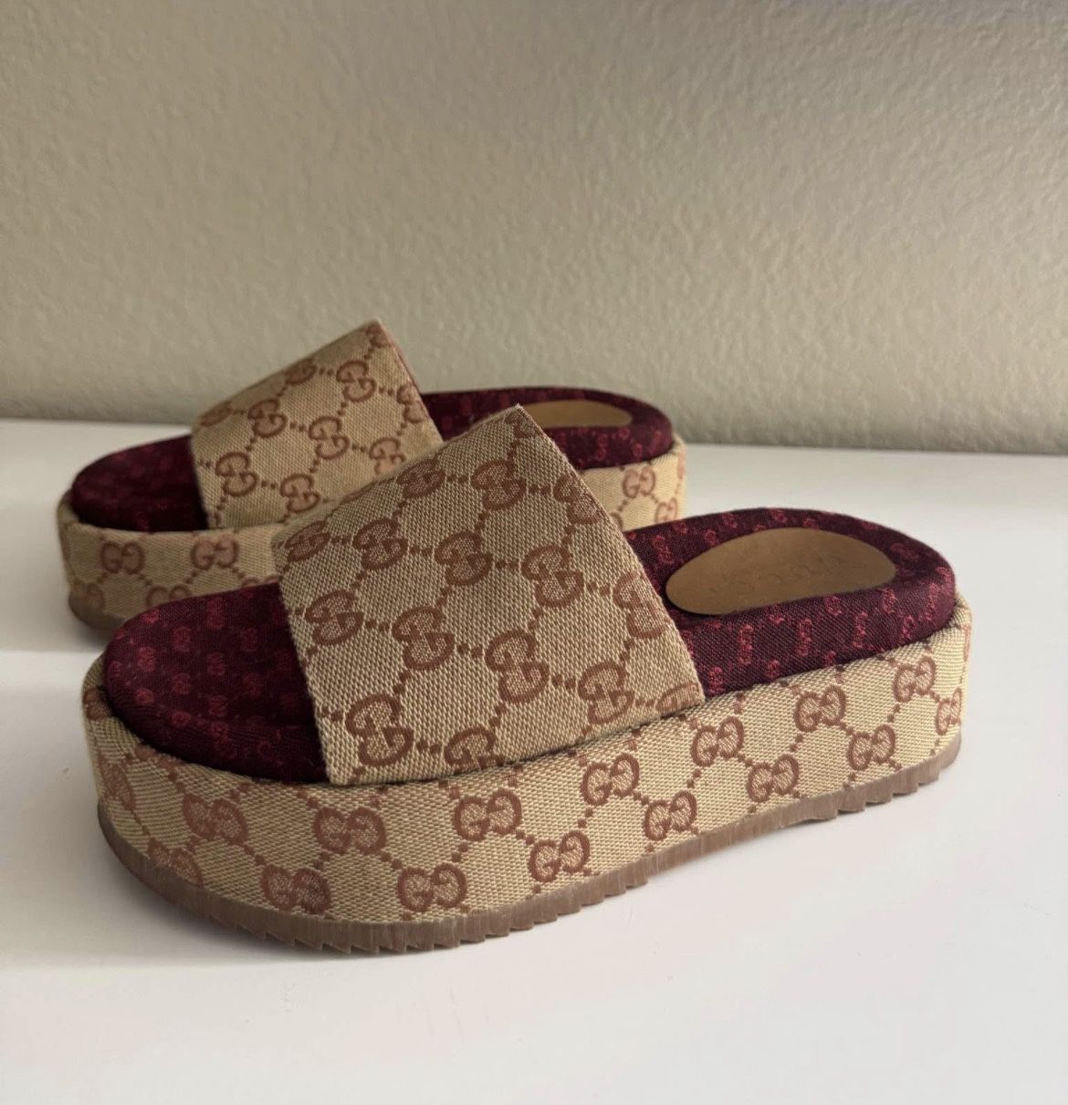 Gucci GG Supreme Platform Sandals Women’s Size 6.5
