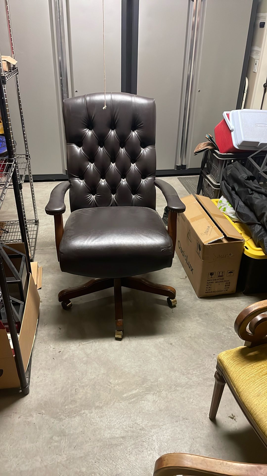Free Office Chair-pending Pick Up for Sale in Visalia, CA - OfferUp