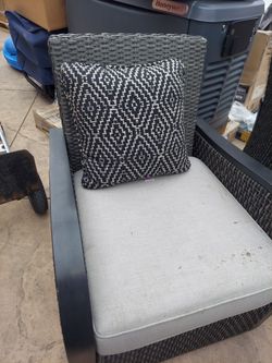 Agio Park Falls 5 Piece Woven Seating Set with Fire 1 950 for Sale in Los Angeles CA OfferUp