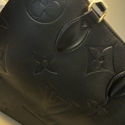 Louis Vuitton Bag for Sale 350